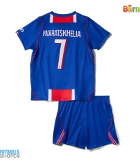 Billiga Paris Saint-Germain Khvicha Kvaratskhelia #7 Hemmatröja Barn 2026-27 Kortärmad (+ Korta byxor)